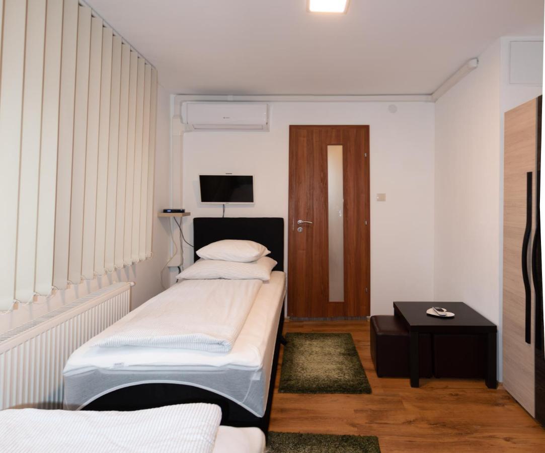 Poroszlay Apartman Debrecen Bagian luar foto