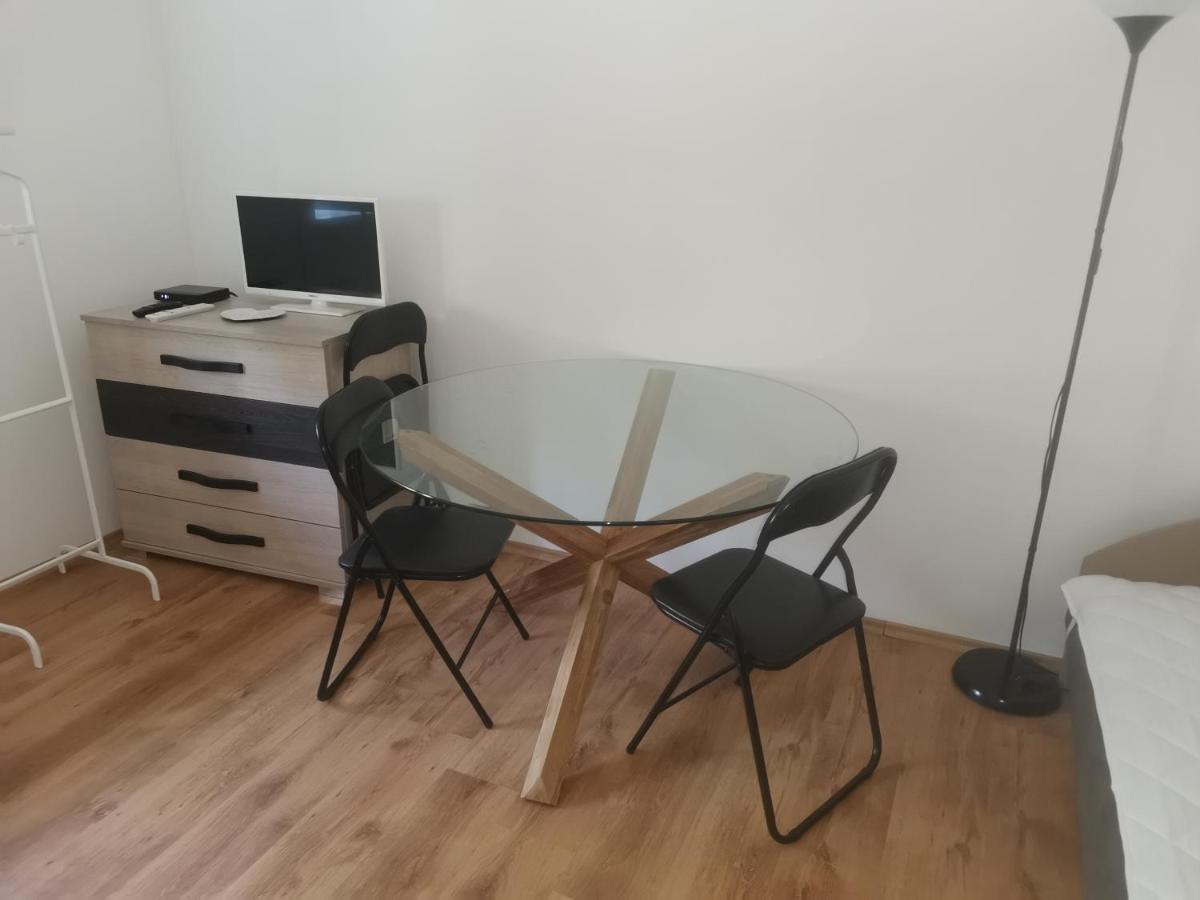Poroszlay Apartman Debrecen Bagian luar foto
