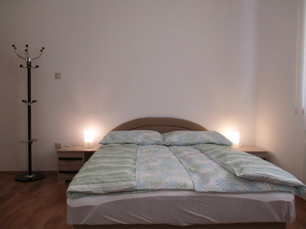 Poroszlay Apartman Debrecen Bagian luar foto