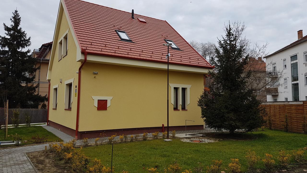 Poroszlay Apartman Debrecen Bagian luar foto